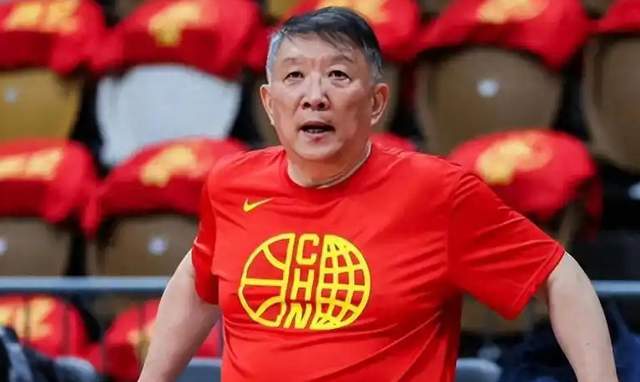 开云APP-宫鲁鸣下课？女篮集训2个月，打得依旧混乱，王思雨喊话不留情面